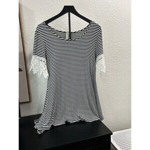 R. Rouge Women's Navy/ White Striped Lace Sleeves Size Small